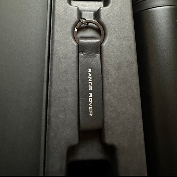 Range Rover Stainless Steel Water Bottle Welcome Kit - Picture 3 of 4